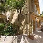 Eden Housse Villa, Pool, 2 Min To Beaches