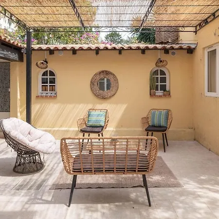 Hébergement de vacances Eden Housse Villa, Pool, 2 Min To Beaches