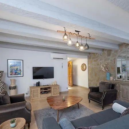 Eden Housse Villa, Pool, 2 Min To Beaches Casa vacanze