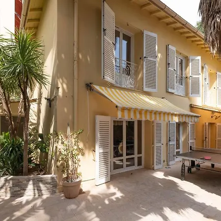 Сasa de vacaciones Eden Housse Villa, Pool, 2 Min To Beaches *