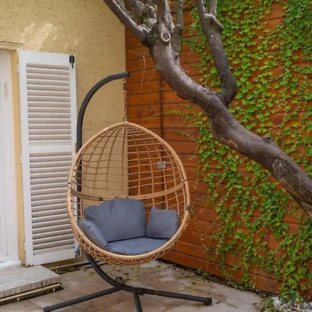 Eden Housse Villa, Pool, 2 Min To Beaches