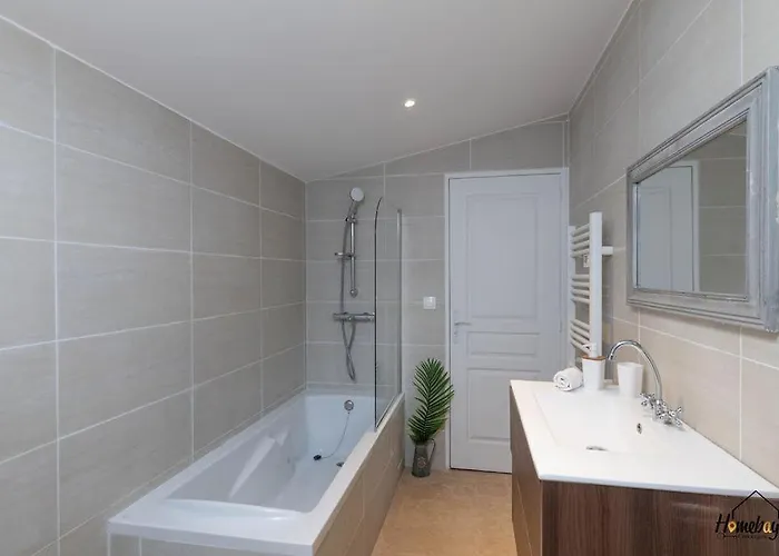 Eden Housse Villa, Pool, 2 Min To Beaches